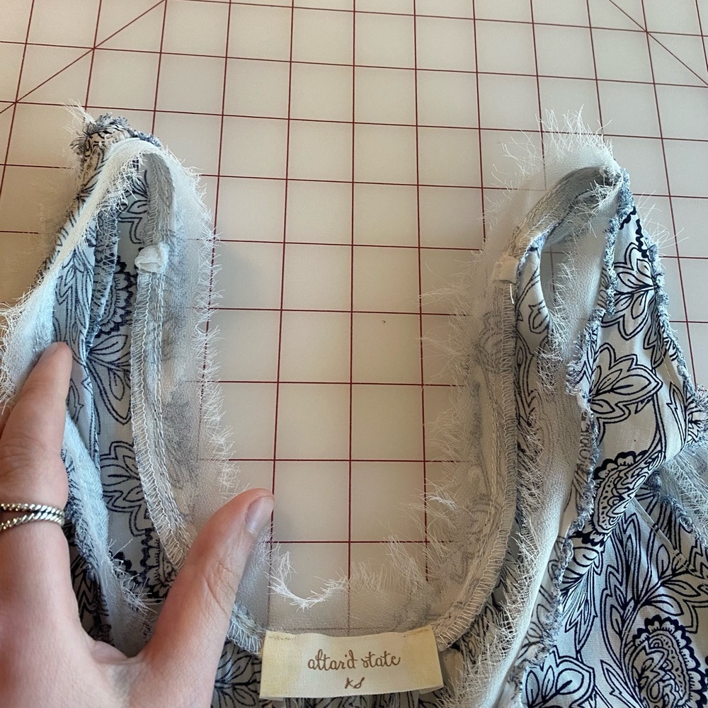 Altar’d State size xs light blue & white feather lace lined boho tank top - Picture 3 of 16